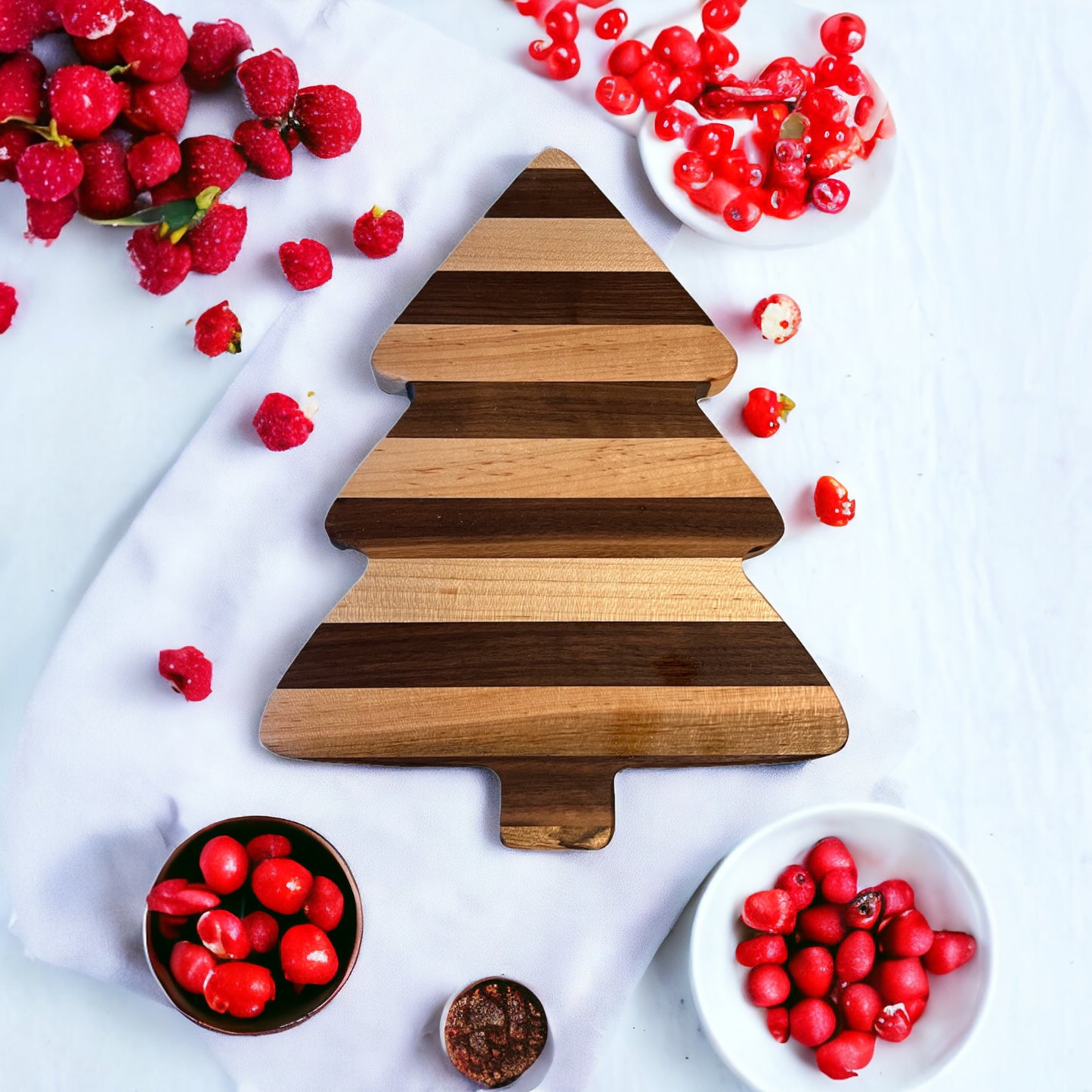 CHRISTMAS TREE CHARCUTERIE BOARD