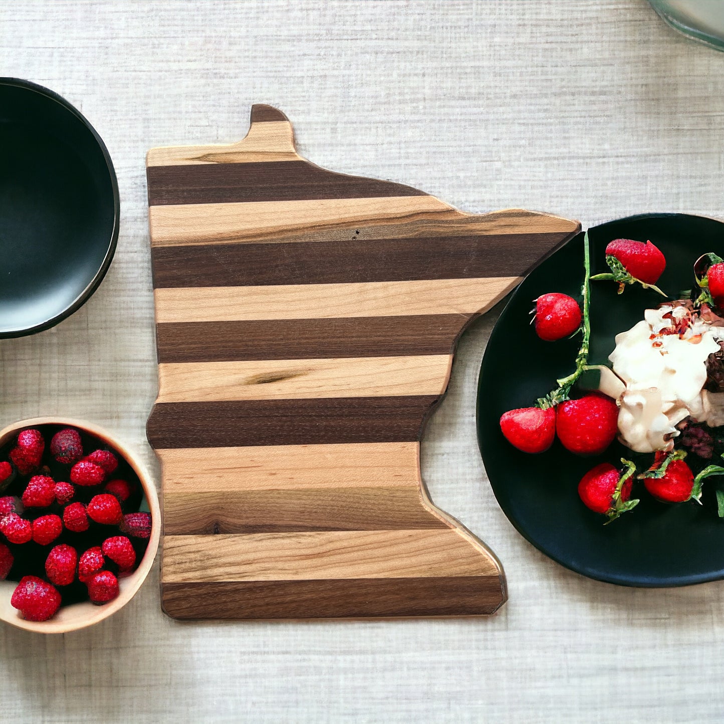 MINNESOTA CHARCUTERIE/CUTTING BOARD MEDIUM