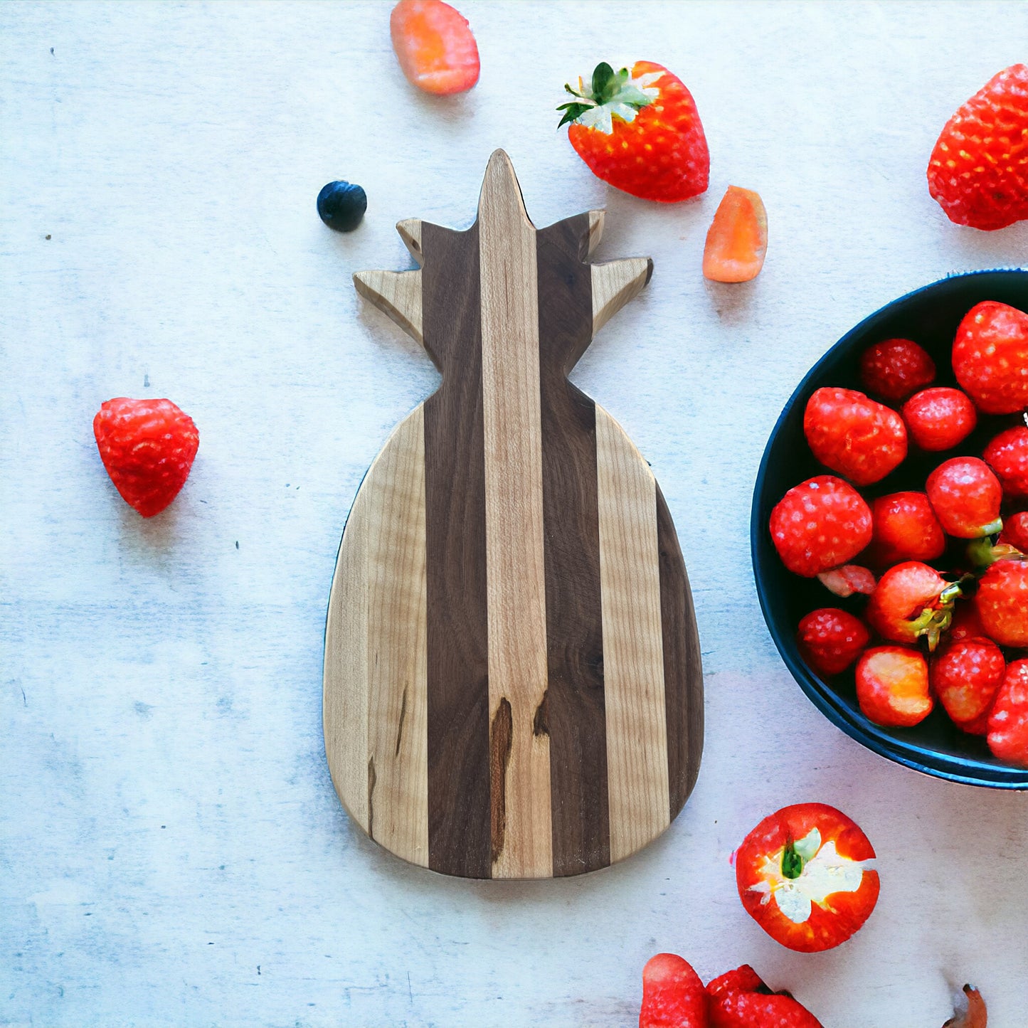 PINEAPPLE CHARCUTERIE / CUTTING BOARD LARGE