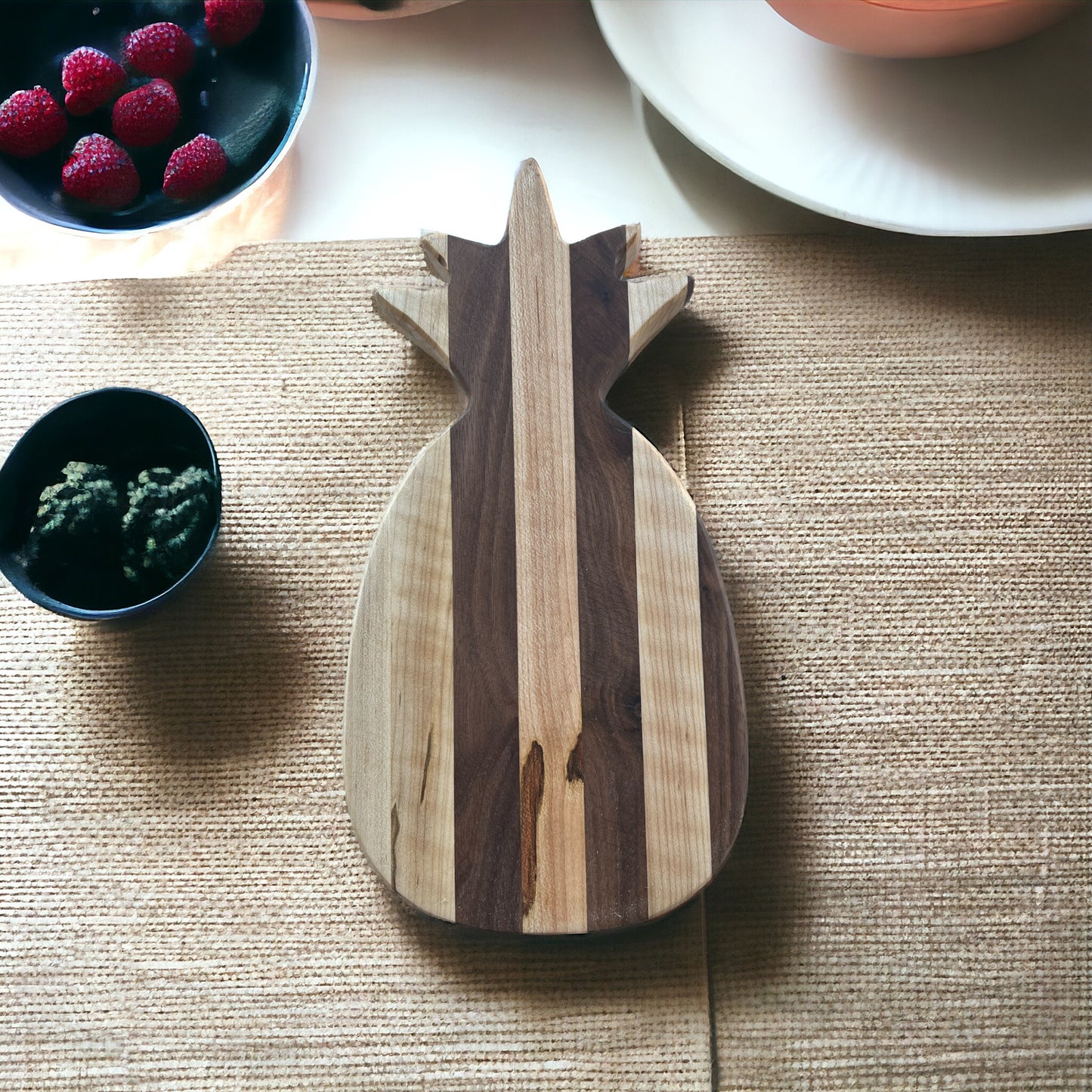PINEAPPLE CHARCUTERIE / CUTTING BOARD LARGE
