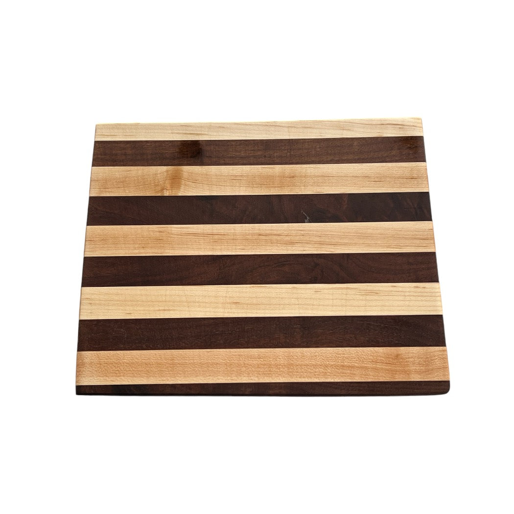 WYOMING CHARCUTERIE/CUTTING BOARD MEDIUM