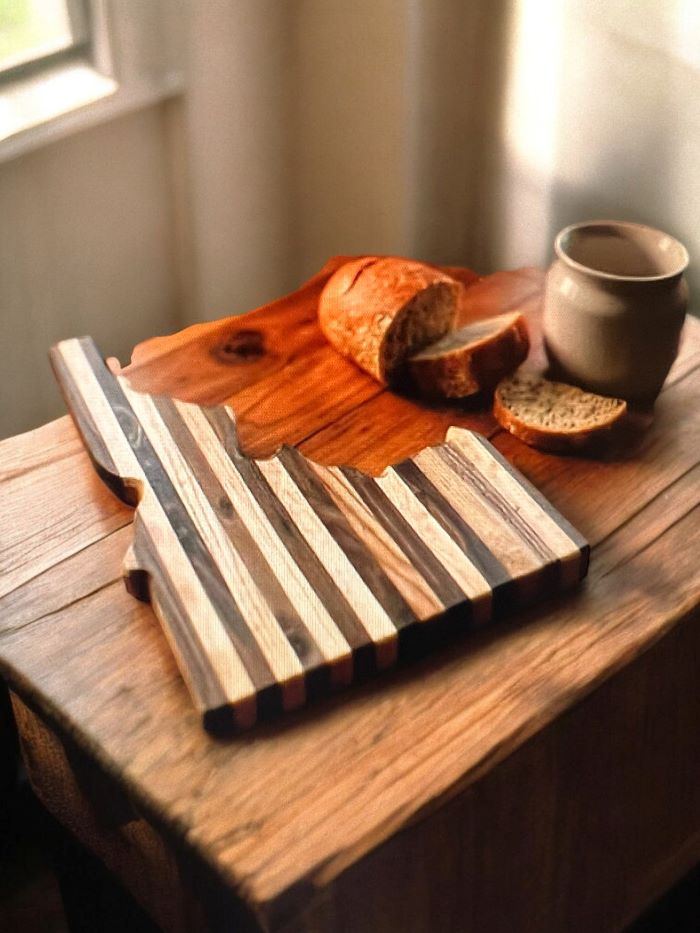 IDAHO MEDIUM CHARCUTERIE / CUTTING/ SERVING BOARD