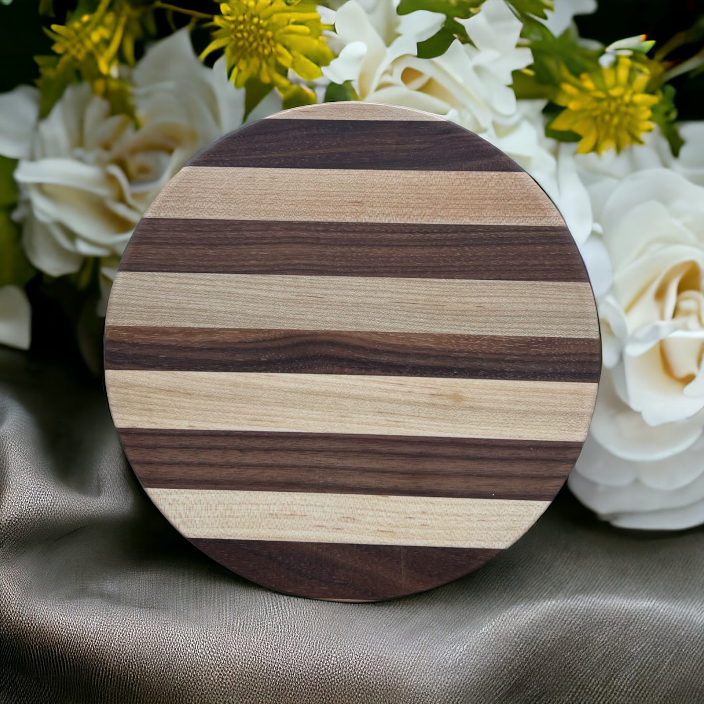 10 INCH ROUND CHARCUTERIE / CUTTING BOARD