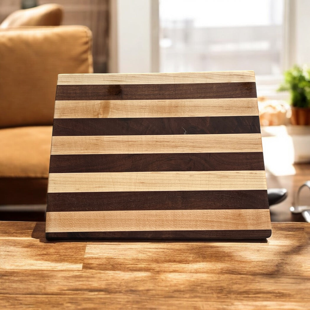 WYOMING CHARCUTERIE/CUTTING BOARD MEDIUM